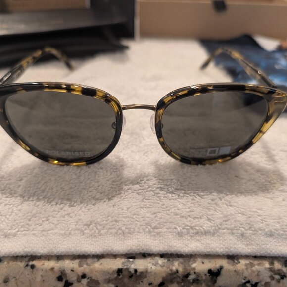 OTIS SUNGLASSES SCARLETT DARK TORTOISE POLARIZED PERFECT NEW W/CASE - Picture 1 of 7